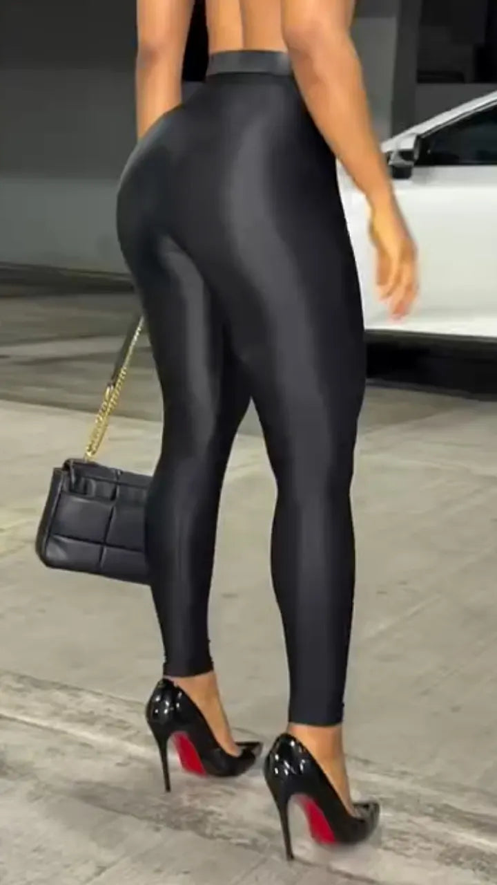 Black Shiny High‐Waisted Skinny Leggings