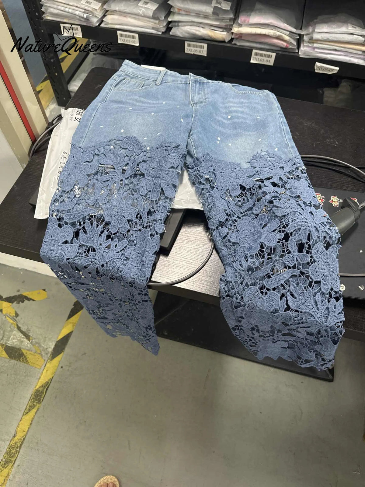 Women's Mid Waist Buttoned Lace Patchwork Jeans