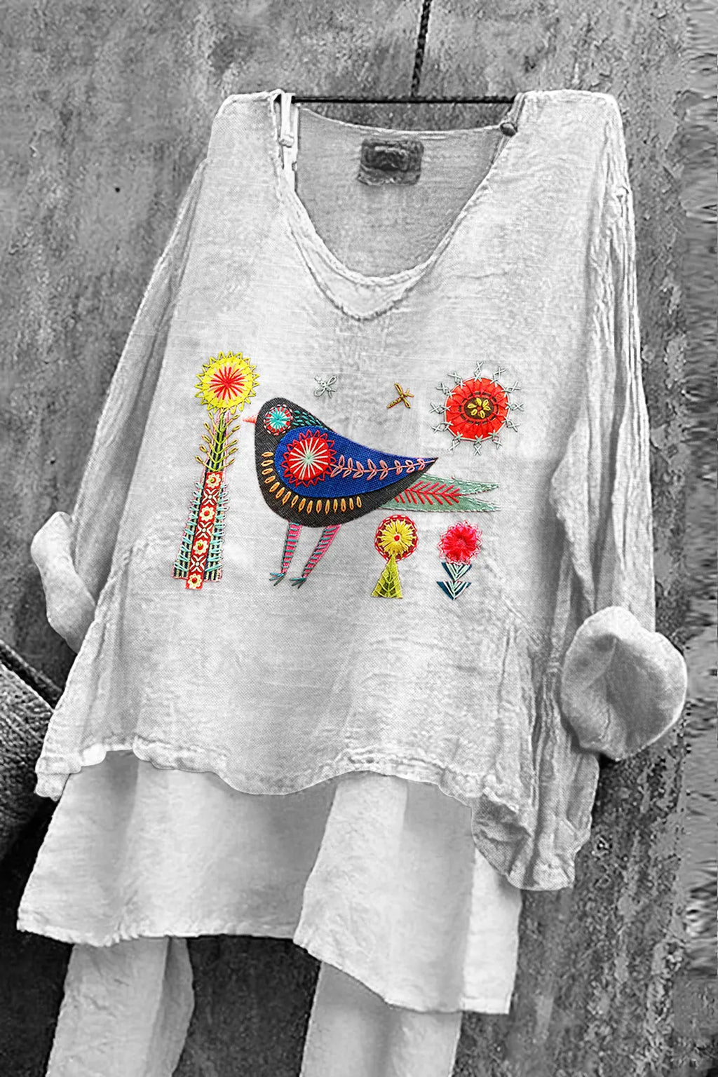 Women's Flower And Bird Embroidery Art Linen V-neck Shirt