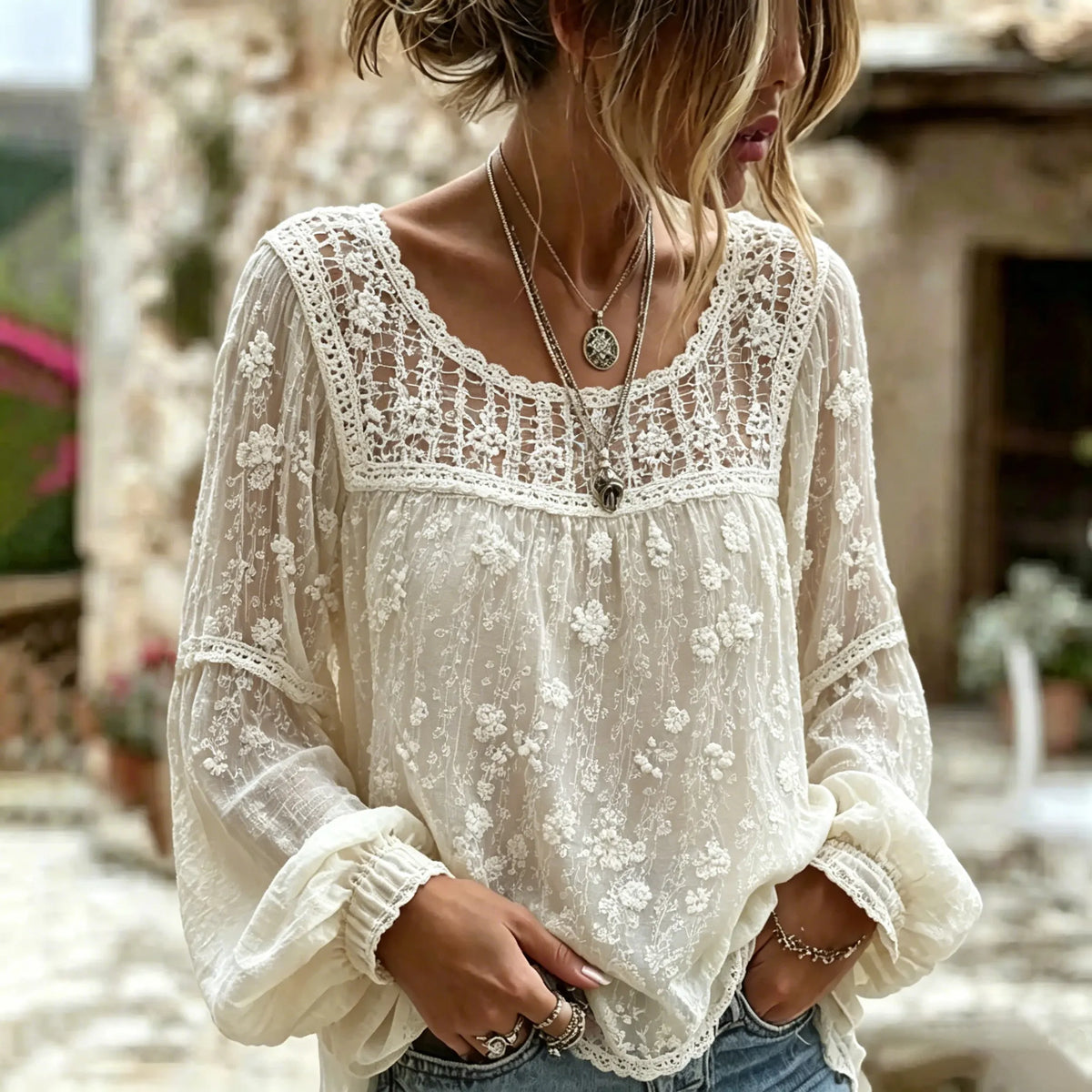 Women's Retro Floral Art Embroidery Cotton Linen Round Neck Long Sleeve Top